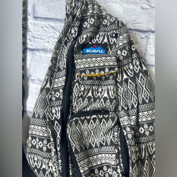 Kavu Geometric Black and White Sling Backpack. Cabincore. Hiking. Outdoors. - Picture 2 of 9